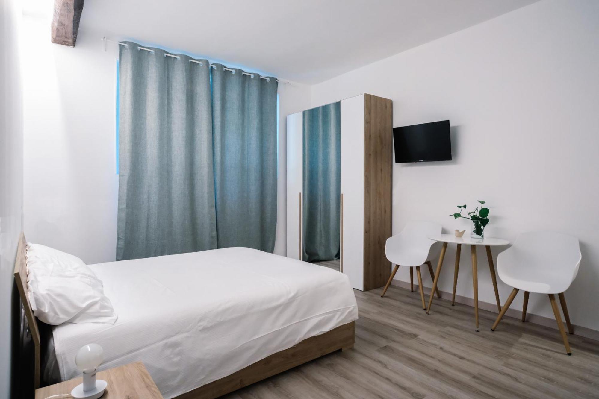 Flora Inn, Scotti'S House - Due Passi In Centro Бергамо Екстериор снимка