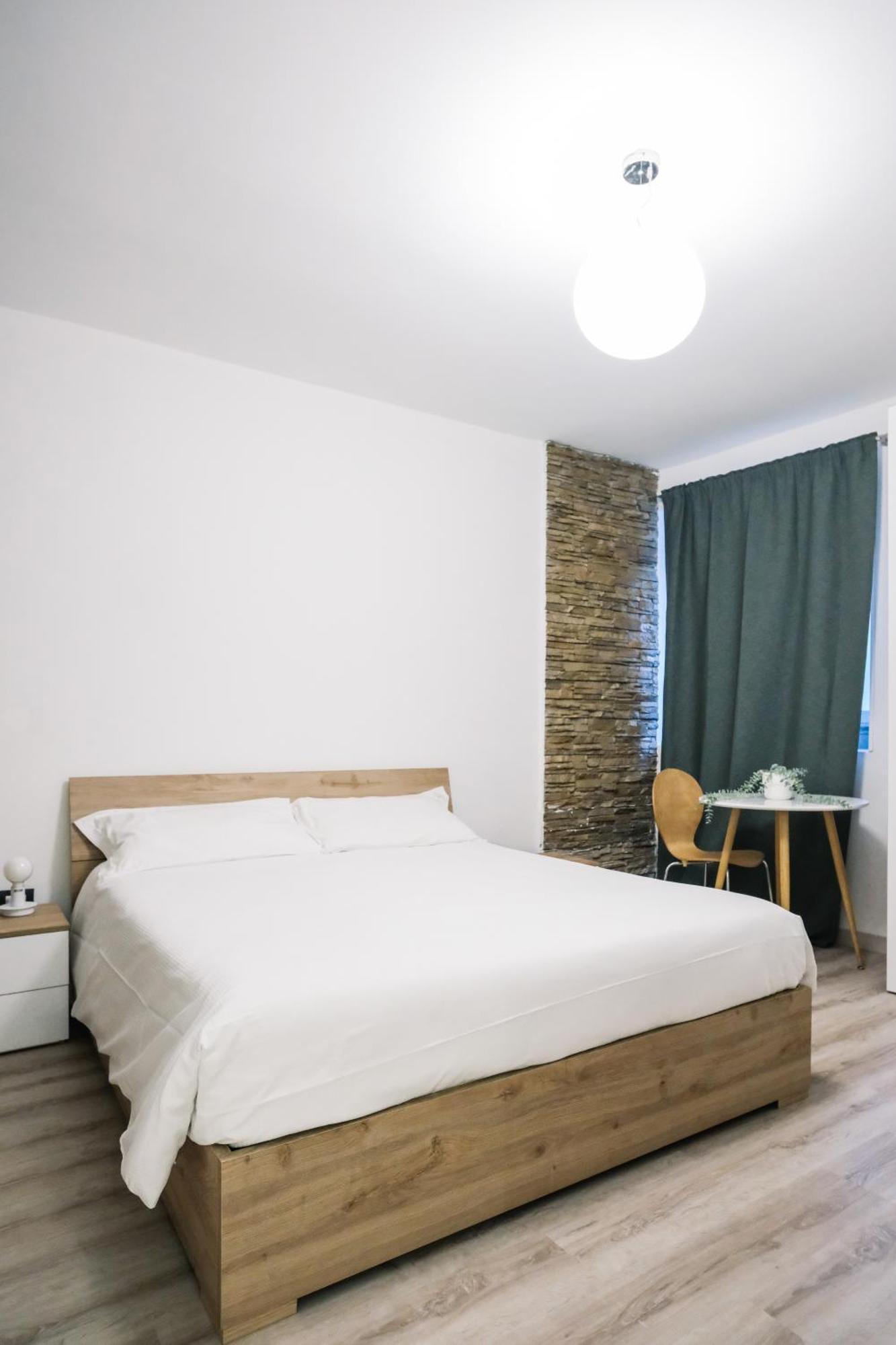 Flora Inn, Scotti'S House - Due Passi In Centro Бергамо Екстериор снимка