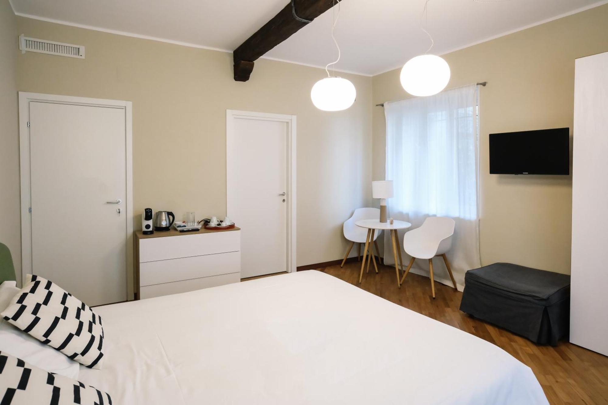 Flora Inn, Scotti'S House - Due Passi In Centro Бергамо Екстериор снимка