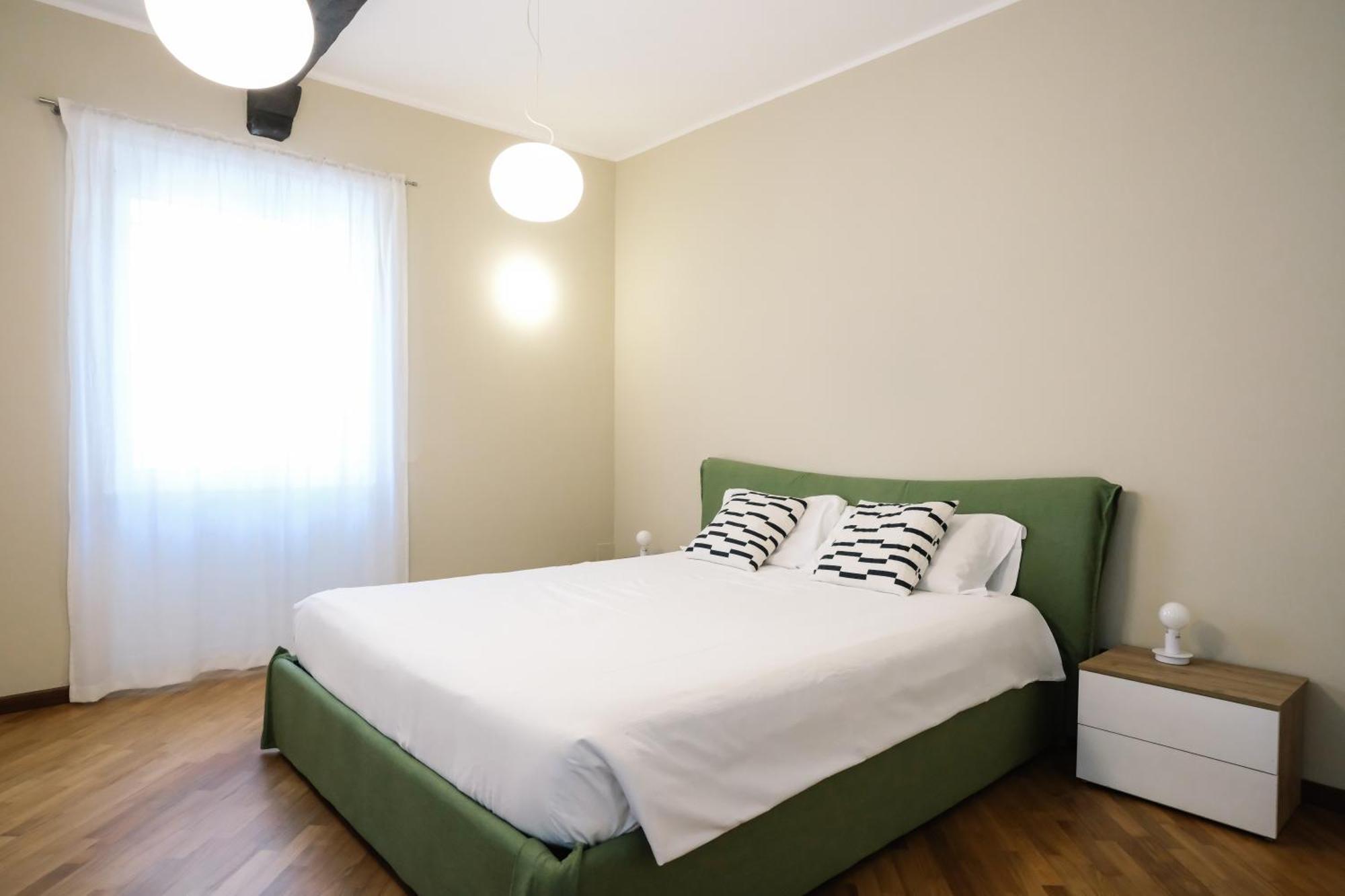 Flora Inn, Scotti'S House - Due Passi In Centro Бергамо Екстериор снимка