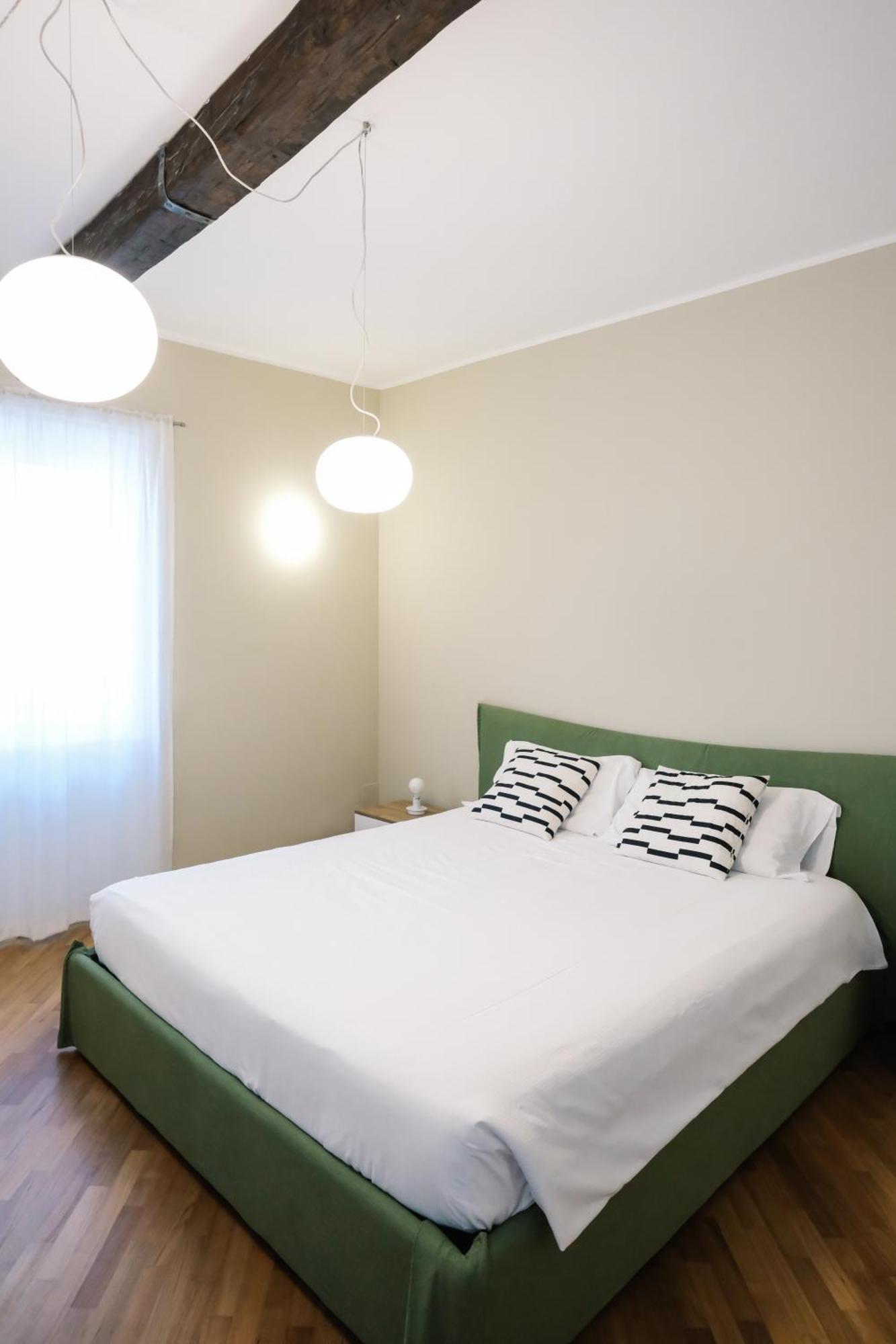Flora Inn, Scotti'S House - Due Passi In Centro Бергамо Екстериор снимка
